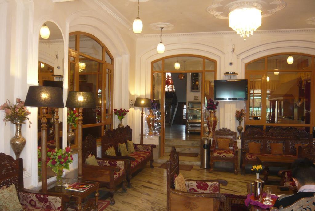Hotel Akbar Inn Srīnagar Exterior foto