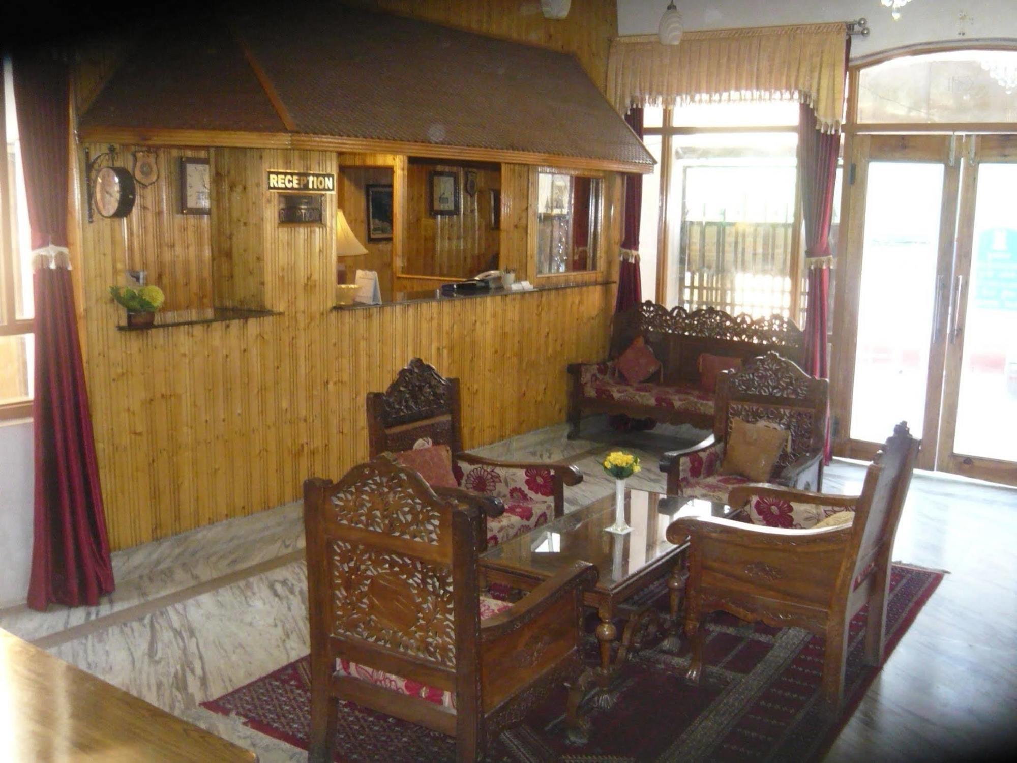 Hotel Akbar Inn Srīnagar Exterior foto